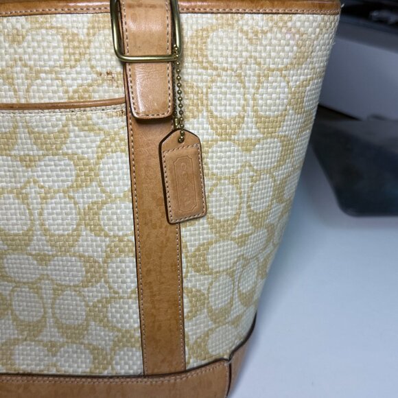 Chic Tan and Cream Geometric Pattern Tote Bag - Picture 7 of 14